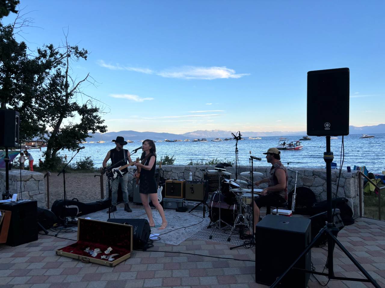 musicians playing in the TVRA plaza